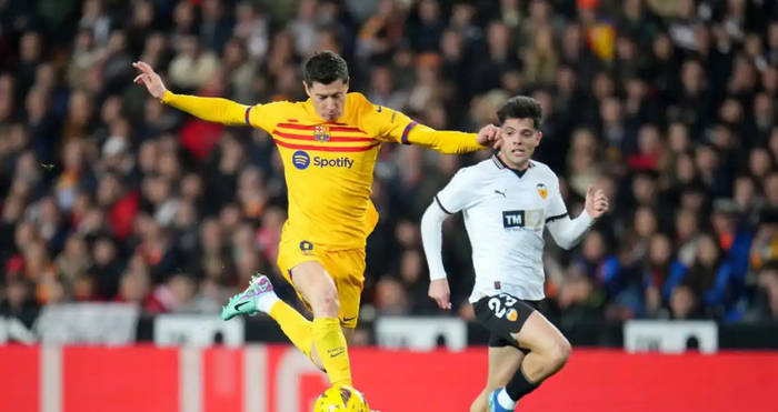 瓦伦西亚前锋连续比赛进球,攻击力强劲吗